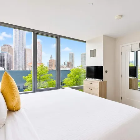Apartment Lux With Pool Boston