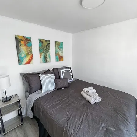 2br Near Airport Public Transit To Downtown Boston