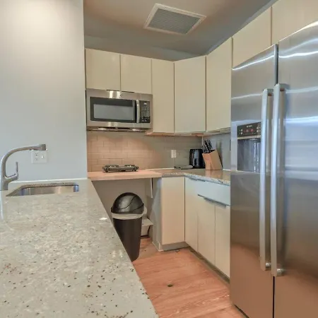 Back Bay Gem 1br On Newbury Street Boston