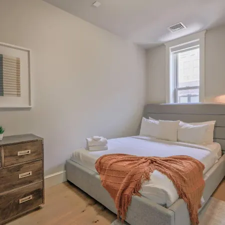 Stylish 1br Newbury St Apartment Boston