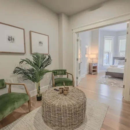 Apartment Bright Newbury Street 1 Bedroom