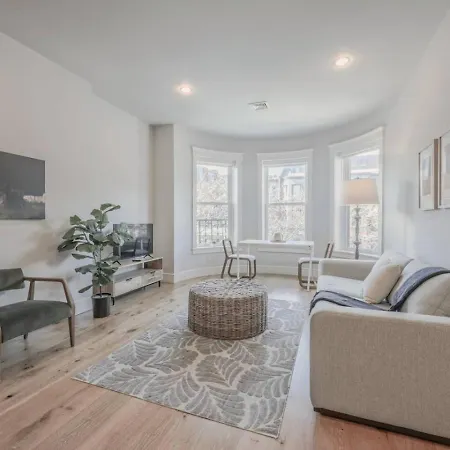 Spacious 1bed 1bath In Back Bay *