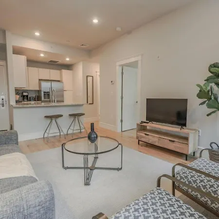 Stylish 1br Newbury St *