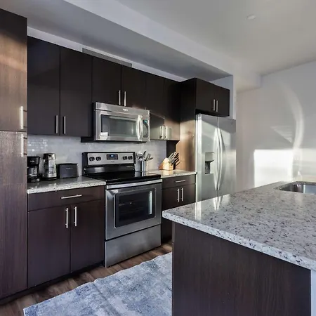Waterfront Luxury Living & Walk To Dining * Boston