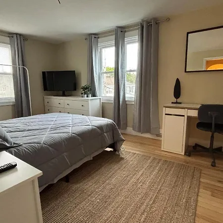 Modern 3 Bedroom With Parking In * Boston