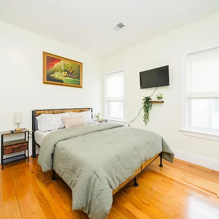Apartment Inviting 4br - Kid Friendly - Near I-95 & Free Parking 90-2