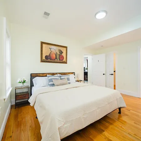 Apartment Inviting 4br - Kid Friendly - Near I-95 & Free Parking 90-2