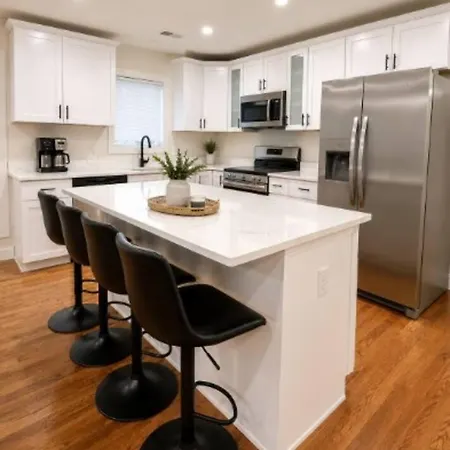 A New 3 Bedroom 4 Beds 2 Bath, 3 *