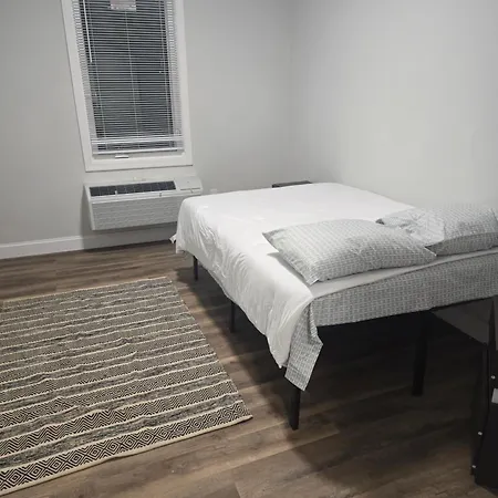 Apartment Warren Clifford *