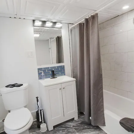 2br Near Airport Public Transit To Downtown Apartment Boston
