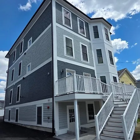 A New 2 Bedroom, 17a