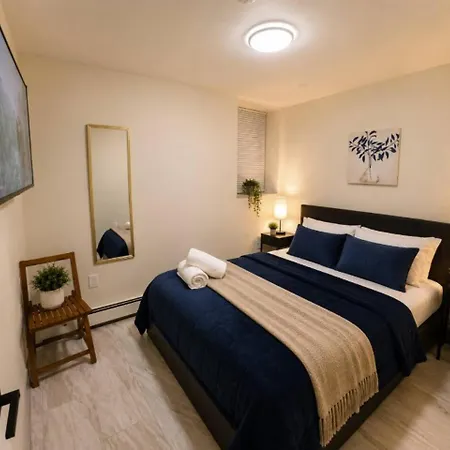 Apartment A New 2 Bedroom, 17a Boston