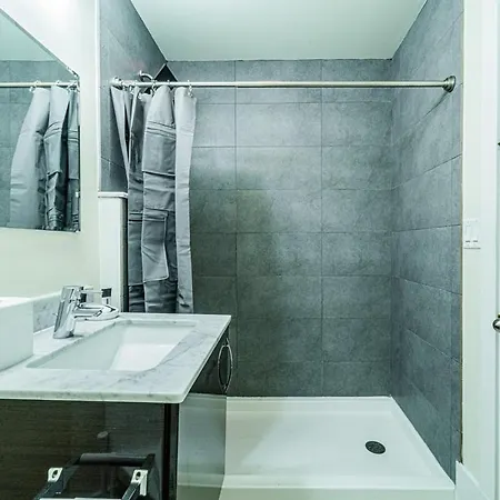 The Beacon Hill Apartment *