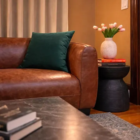 Elegant 4br Free Garage, Ev Charger Apartment Boston