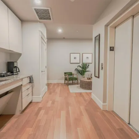 Apartment Bright Newbury Street 1 Bedroom *