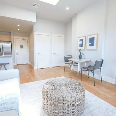 Light-filled Back Bay 1 Bedroom Boston