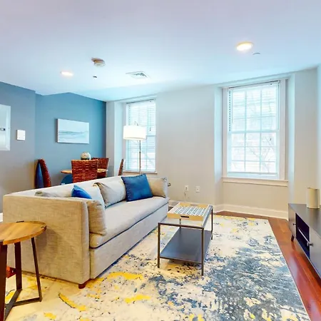 Spacious 1b In Faneuil Hallquincy Market *