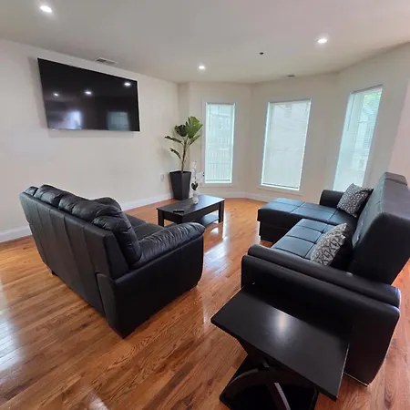 A New 3 Bedroom 4 Beds 2 Bath, 1 *
