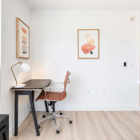 Luxury Near Harvard Business & Gym Apartment *