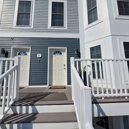 A New 3 Bedroom 4 Beds 2 Bath, 3 * Boston