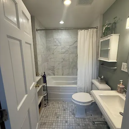 Charlestown With Private Patio Apartment