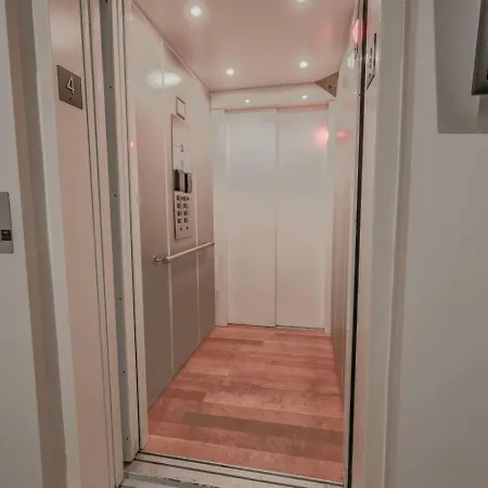 Bright Newbury Street 1 Bedroom