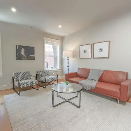 Classic Back Bay 1br On Newbury Street
