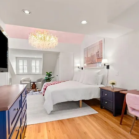 South End Historic Rowhouse - World Cup *