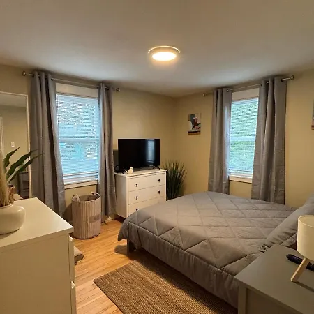 Modern 3 Bedroom With Parking In *