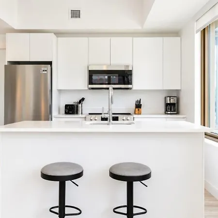Luxury Near Harvard Business & Gym *