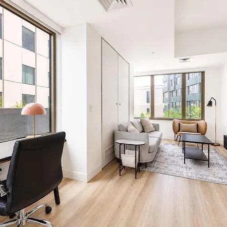 Luxury Near Harvard Apartment *