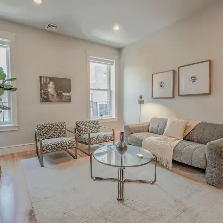 Stylish 1br Newbury St Boston
