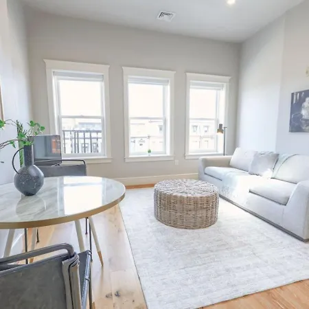 Apartment Light-filled Back Bay 1 Bedroom *