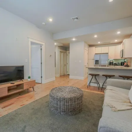 Sun-filled 1br Steps From Public Garden Boston