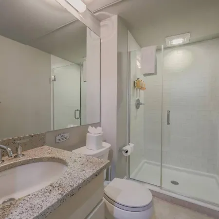Prime Location Newbury Street 1br *