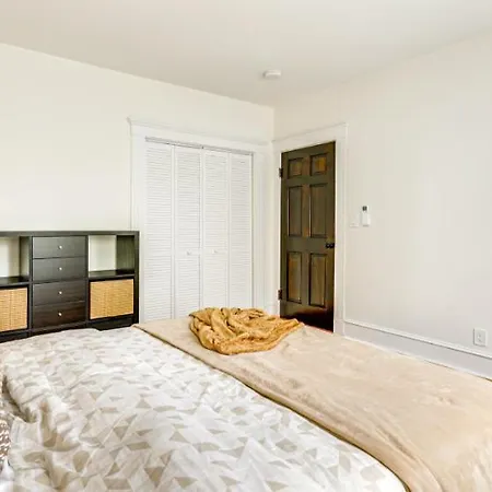 Apartment 4bed - Location - Pets Ok Boston