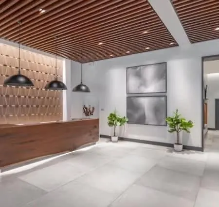 Bright Seaport Walk To Waterfront Dining *