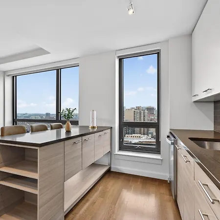 2 Bedroom Lux In Downtown Tower *