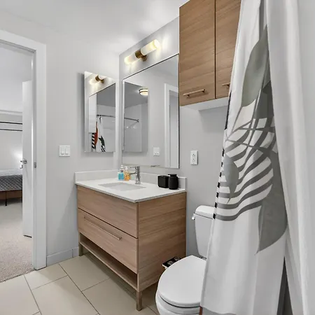2 Bedroom Lux In Downtown Tower *