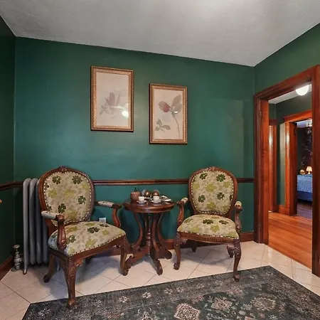 Apartment Charming 3br Garage Ev, Pool Table