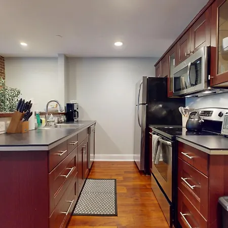 Spacious 1b In Faneuil Hallquincy Market * Boston
