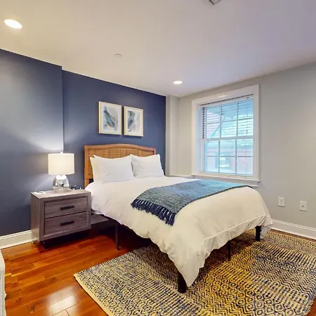 Spacious 1b In Faneuil Hallquincy Market Apartment *