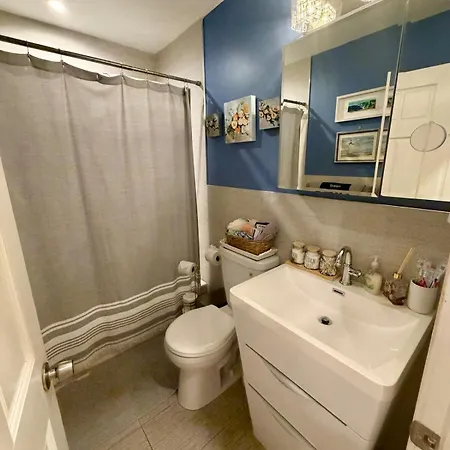 The Gallery - South End Designer Apartment