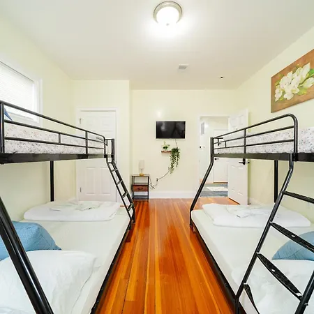 Apartment Inviting 4br - Kid Friendly - Near I-95 & Free Parking 90-2