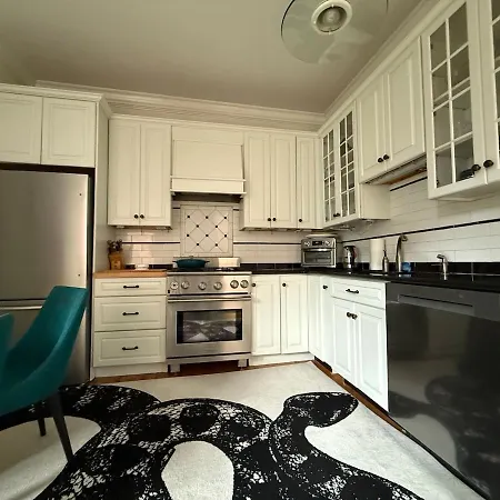 Charlestown With Private Patio Apartment