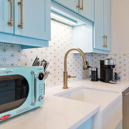 Apartment South End Furnished 2 Bedroom Walk To Copley, Prudential, Commons, Mgh, Public Gardens, Public Library *