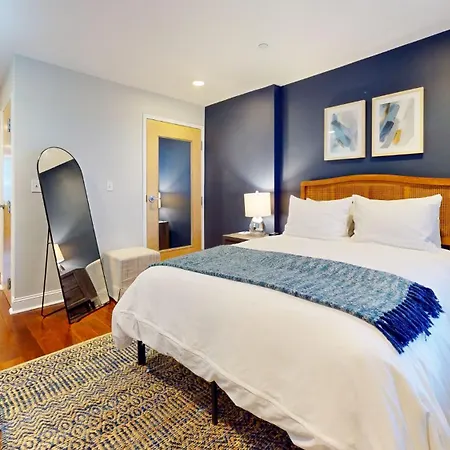 Spacious 1b In Faneuil Hallquincy Market