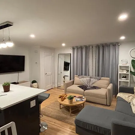 Modern 3 Bedroom With Parking In Boston