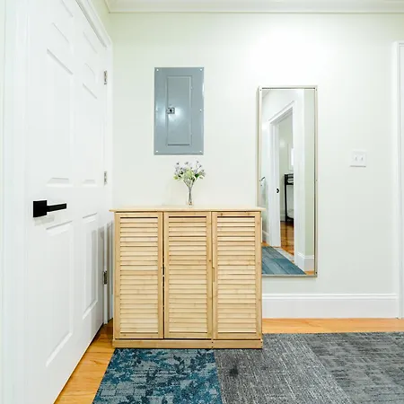 Inviting 4br - Kid Friendly - Near I-95 & Free Parking 90-2 Apartment Boston