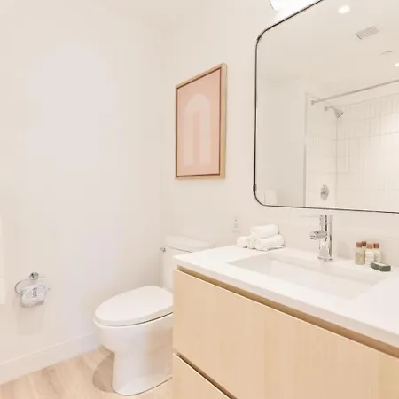 Luxury Near Harvard Business & Gym *